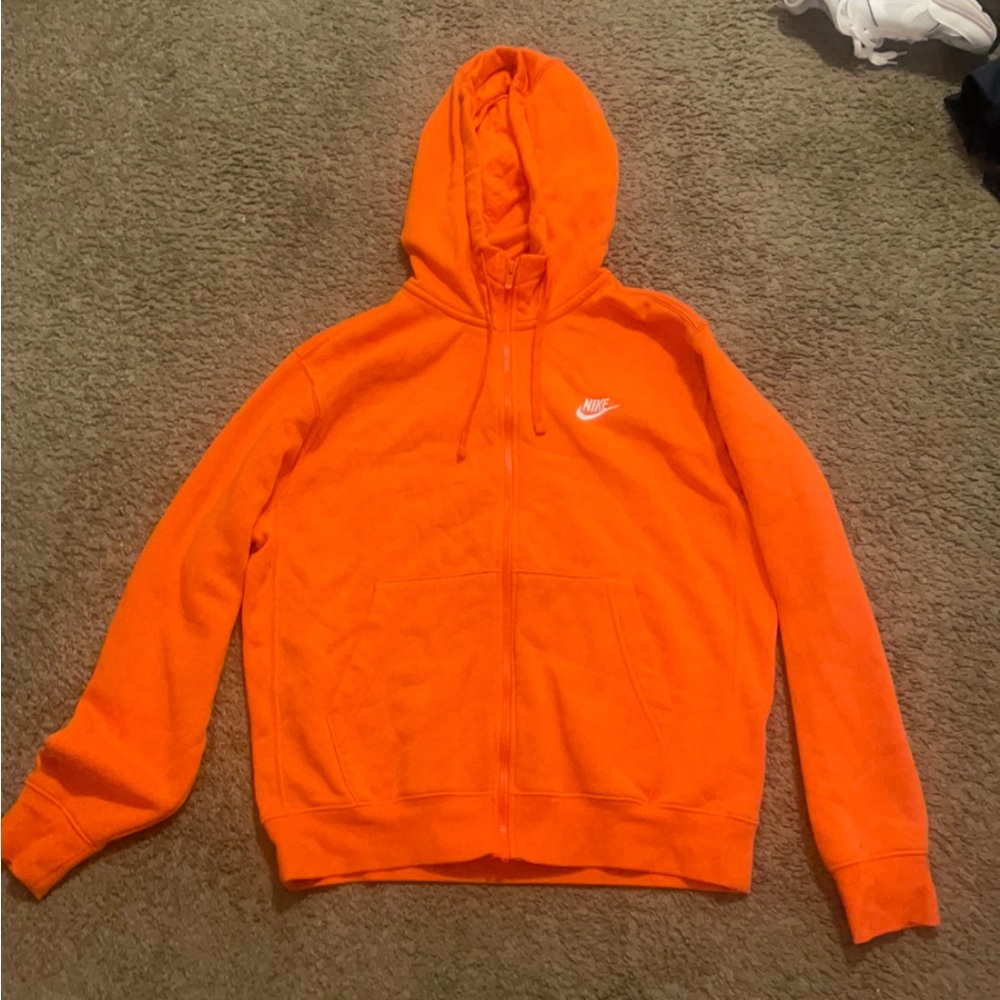 Men’s Nike hoodie.